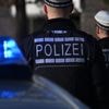 Mann attackierte ihn nach Freilassung: Polizist in Berlin durch Feuerzeug-Explosion am Auge verletzt