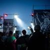 Rave party illégale dans le Lot : les 10 000 participants quittent peu à peu le site