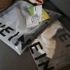 Fast-fashion : comment l'Union européenne lutte contre les plateformes Shein et Temu, accusées de travail dissimulé et de pratique trompeuse