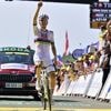 Tadej Pogacar écrase la concurrence sur le Tour de France à Hautacam au terme d'un raid solitaire et récupère le maillot jaune