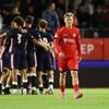 Foutloze koploper Jong PSV stunt tegen Almere, blessure voor arbiter en Dordtse stewards gewond