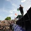1. Mai in Berlin: Tausende feiern im Görlitzer Park – wieder verdorbenes Polizei-Essen