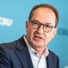 „Nicht wegverbieten, man muss sie wegregieren“: Künftiger Innenminister Dobrindt sieht hohe Hürden für AfD-Verbotsverfahren