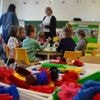 Rentrée en maternelle : pourquoi il faut accepter qu’un enfant se construit aussi hors du foyer
