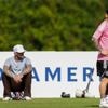 Hij trapte ook zelf een balletje: clubeigenaar David Beckham is opvallende toeschouwer tijdens training van Messi en Inter Miami
