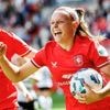 Voetbalsters van Twente maken het spannend tegen AZ, maar laten zich tiende titel niet ontnemen