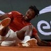 VIDÉO. Roland-Garros : la frayeur de Gaël Monfils lors de son premier tour contre Dellien