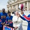 EN IMAGES. Basket, socio de foot, Harlem Globetrotters… Le pape François était un amoureux de sport