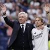 EN IMAGES. Les adieux émouvants de Carlo Ancelotti et de Luka Modric au Real Madrid