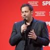 AfD-Debatte "unnötig und falsch": SPD-Chef wirft Spahn "Foulspiel gegen Merz" vor