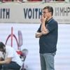 Fußball-Bundesliga: Auch bei Abstieg: Hecking bleibt Bochum-Trainer
