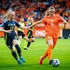 Maand voor start EK stelt Oranje weer teleur: Van Domselaar voorkomt verlies tegen Schotland