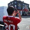 In beeld | Liverpool herdenkt Jota op Anfield in eerste thuisduel na zijn overlijden