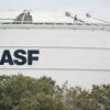 Le Fastac, un pesticide interdit en Europe, produit en grande quantité dans une usine près de Lyon