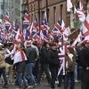 Zusammenstöße mit Polizei: Zehntausende folgen Demoaufruf von Rechtsextremen in London