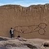 KIJK. Jongen tekent penis op eeuwenoude muur in Peru en kan tot zes jaar celstraf krijgen