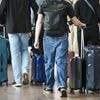 Stiekem koffer mee op reis? Ryanair geeft hogere bonus aan personeel dat jouw te grote bagage opmerkt