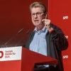 „Dann kostet das den Merz die Kanzlerschaft“ : Stegner warnt Union davor, AfD als Druckmittel gegen die SPD zu nutzen