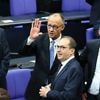 Zehn Liter im Kofferraum: Friedrich Merz bringt seinem Kabinett ein Fass Bier mit