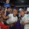 Euro féminin 2025. « Elles ont un bon sens de l’humour » : l’ambiance détendue des Bleues séduit