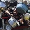 Guerre dans la bande de Gaza : "en plus des bombes et des balles", les habitants de l'enclave palestinienne "meurent de faim", alerte le directeur de l'OMS