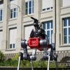 Wetenschappers ontwik­kelen badmintonrobot, en die slaat de shuttle al best aardig terug