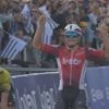 “Ik beleef een droom”: Arnaud De Lie wint met machtige sprint nu ook de Bretagne Classic