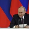Vladimir Poutine promulgue une loi renforçant la censure et la surveillance sur internet