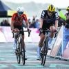 Tour-zege lijkt uit zicht voor Vollering na teleurstellend optreden in koninginnenrit