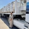 De ene na de andere vrachtwagen keert vol terug van de grens met Gaza