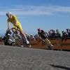 Tour de France: Vingegaard hält mit Pogacar mit und prallt gegen Fotografen