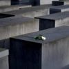 20 Jahre Holocaust-Mahnmal in Berlin : Tausende Stelen zur Erinnerung – mitten in der Stadt