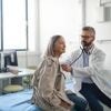 „Frauenherzen schlagen anders“: Brandenburger Netzwerk kämpft für gendergerechte Medizin