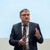 SZ-Journalist wird neuer Regierungssprecher: Welche Aufgabe Stefan Kornelius erwartet