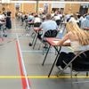 Eindexamen in Gronings dorp afgebroken na brandalarm door scheikundeproef