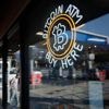 Waarde bitcoin zakt week na record weer tot onder de 100.000 euro