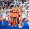 Hockeysters Oranje laten gastland Duitsland met vijf doelpunten kansloos op EK