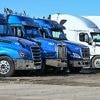 Kunden zögern: Daimler Truck muss wegen Trump runterschalten