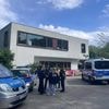 13-jähriger Tatverdächtiger auf der Flucht: Junge an Spandauer Grundschule mit Messer verletzt