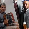 KIJK. Naar goede traditie: Vincent Kompany en Bayern-spelers poseren in lederhosen en met flinke pint