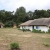 En Vendée, découvrez cet étonnant habitat traditionnel construit avec de la terre et des roseaux