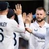 Woakes injury mars England's bizarre opening day