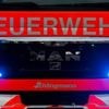 40 Feuerwehrkräfte im Einsatz: Sechs Autos brennen auf Autohaus-Gelände in Berlin