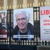 Détention de Cécile Kohler et Jacques Paris : la France "agit sans relâche" pour ses deux "otages" emprisonnés depuis trois ans en Iran, assure Emmanuel Macron