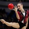 Rhythmische Sportgymnastik: Mehrkampf-Triple perfekt: Varfolomeev visiert fünf Titel an