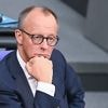 ​​Weidel überdreht im Bundestag: Frauen greifen Merz von allen Seiten an