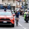 Van der Hoorn en Paleni nog steeds voorop na herstart van de koers - Jai Hindley geeft op
