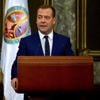 Medvedev, de ‘nano-president’ die Poetin naar voren schoof, speelt opnieuw met nucleaire dreiging