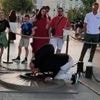 Man ontheiligt Frans symbool met asociale actie onder Arc de Triomphe: ‘Dit is geen aansteker’