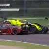 VIDÉO. Gros accident entre quatre voitures et drapeau rouge agité lors des 4 Heures d’Imola